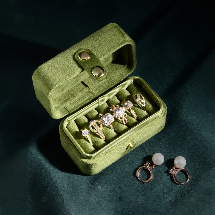 Evergreen Elegance Ring Case