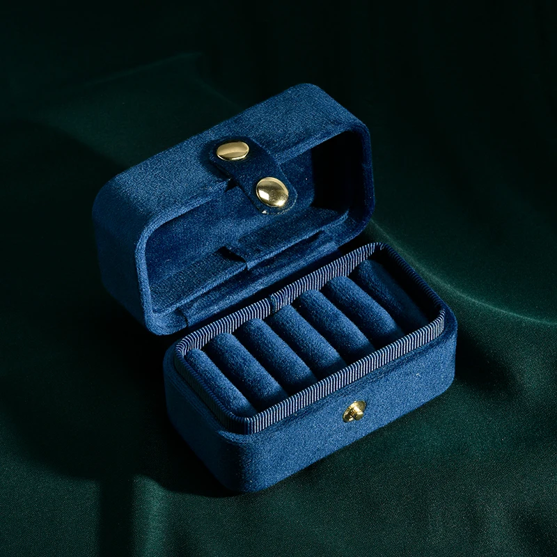 Evergreen Elegance Ring Case