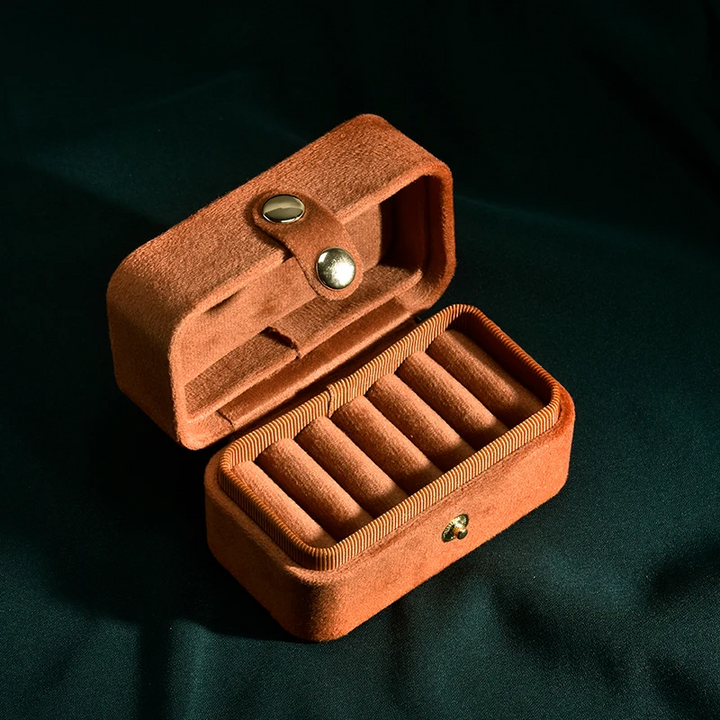 Evergreen Elegance Ring Case