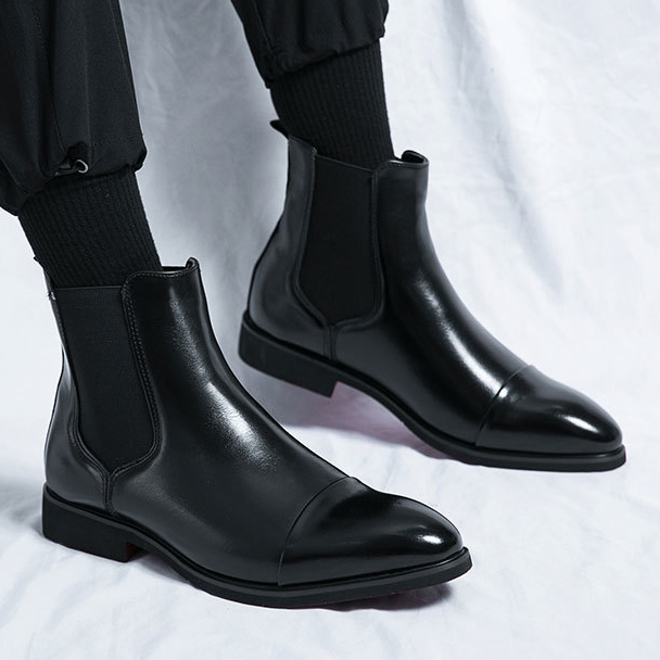 Charme Écarlate Chelsea Leather Boots